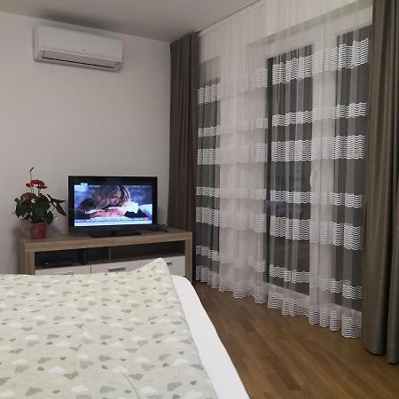 Studio Apartment Noa โมสตาร์ ภายนอก รูปภาพ