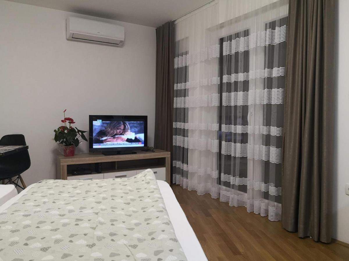 Studio Apartment Noa โมสตาร์ ภายนอก รูปภาพ