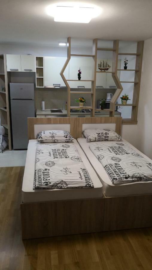 Studio Apartment Noa โมสตาร์ ภายนอก รูปภาพ