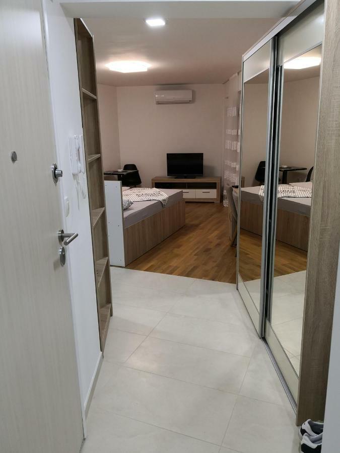 Studio Apartment Noa โมสตาร์ ภายนอก รูปภาพ